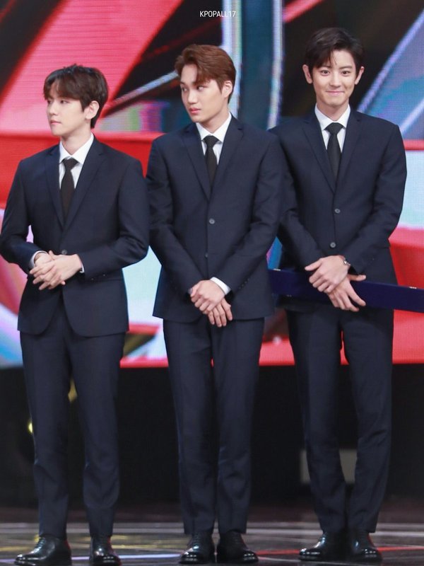 Là thành viên cao nhất nhóm nhưng chế độ ăn uống của nam idol rất khắc nghiệt. (Ảnh:KPOPALL17)