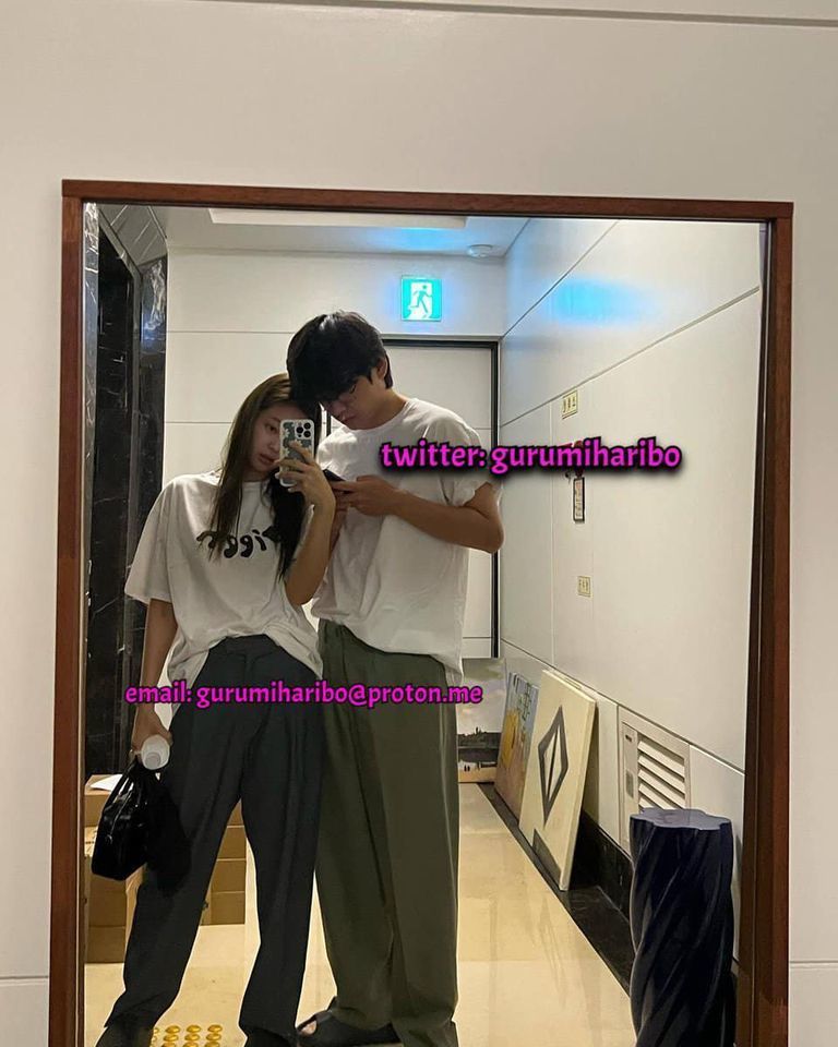 Jennie liên tục vướng vào ồn ào hẹn hò với V. (Ảnh: Twitter @gurumiharibo)