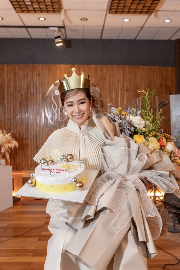 Nữ ca sĩ nhận nhiều lời khen ngợi bởi nhan sắc trẻ trung, rạng rỡ ở tuổi 38. (Ảnh: Lương Bích Hữu)