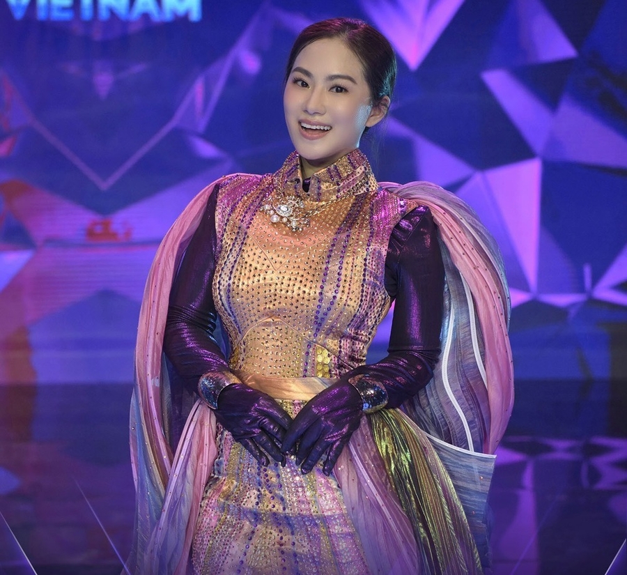 Lương Bích Hữu tái xuất làng nhạc Việt qua chương trình Ca sĩ mặt nạ. (Ảnh: Ca sĩ mặt nạ)