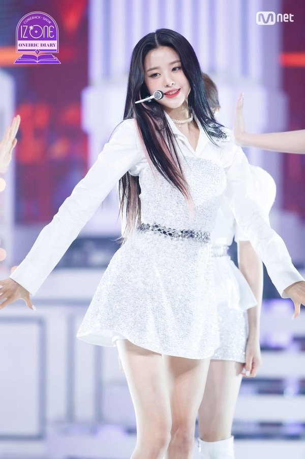 Wonyoung luôn nổi bật khi hoạt động cùng IZ*ONE. (Ảnh: Mnet)