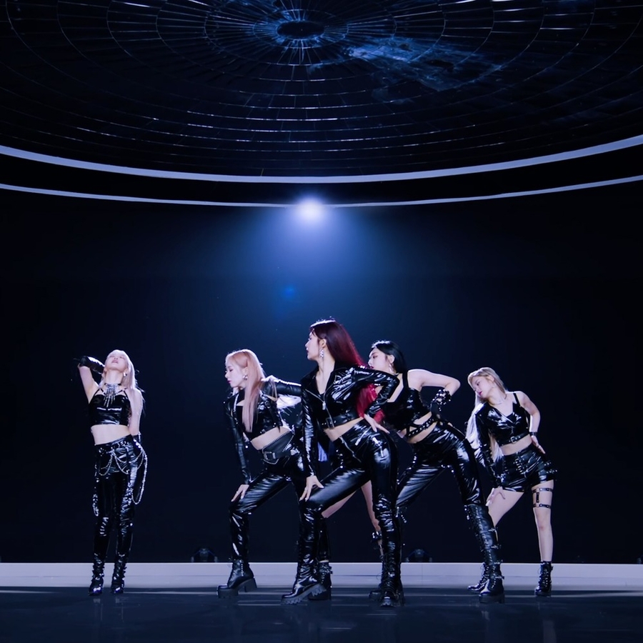 LA LI DA là một trong số những ca khúc ấn tượng của nhóm. (Ảnh: YouTube Stone Music Entertainment)