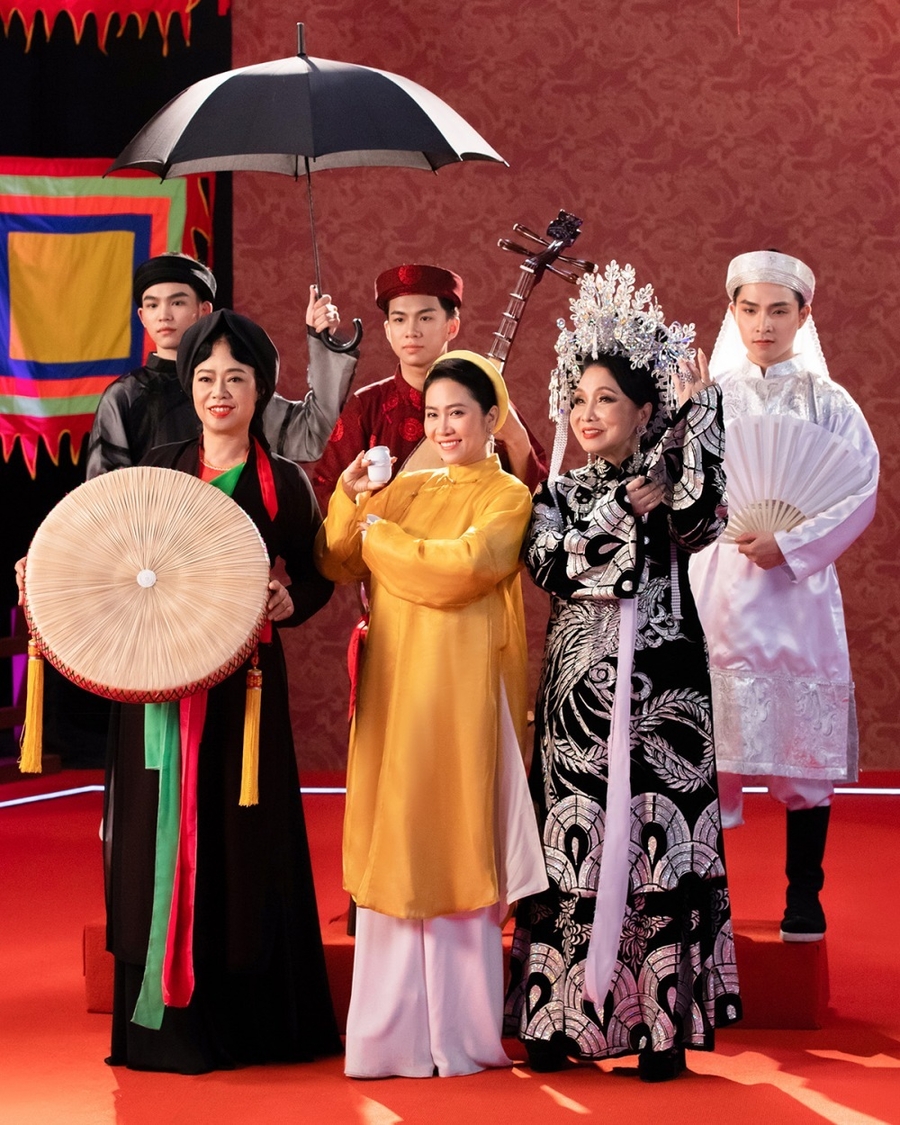 Các nghệ sĩ cùng quảng bá văn hóa quê nhà.