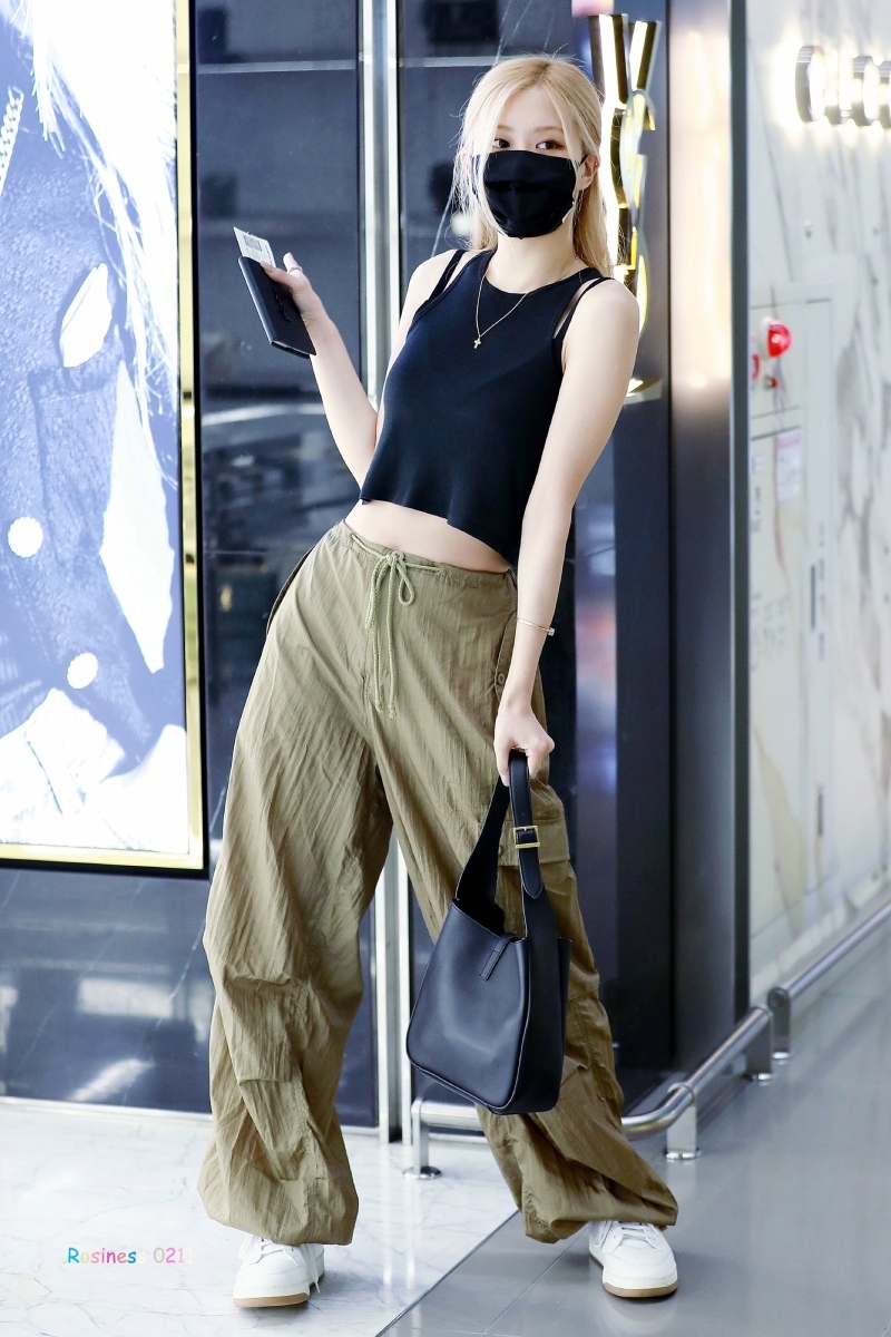 Fan ghi lại nhiều khoảnh khắc đáng yêu của nữ idol. (Ảnh: Twitter @Rosiness_of0211)