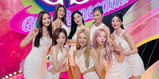 Sân khấu comeback đầu tiên đầy "bất ổn" của SNSD