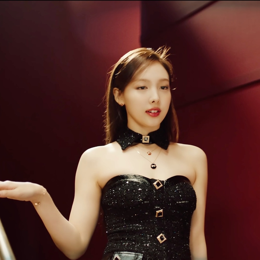 Nayeon chính là người làm teaser cho Perfect World. (Ảnh: YouTube JYP Entertainment)