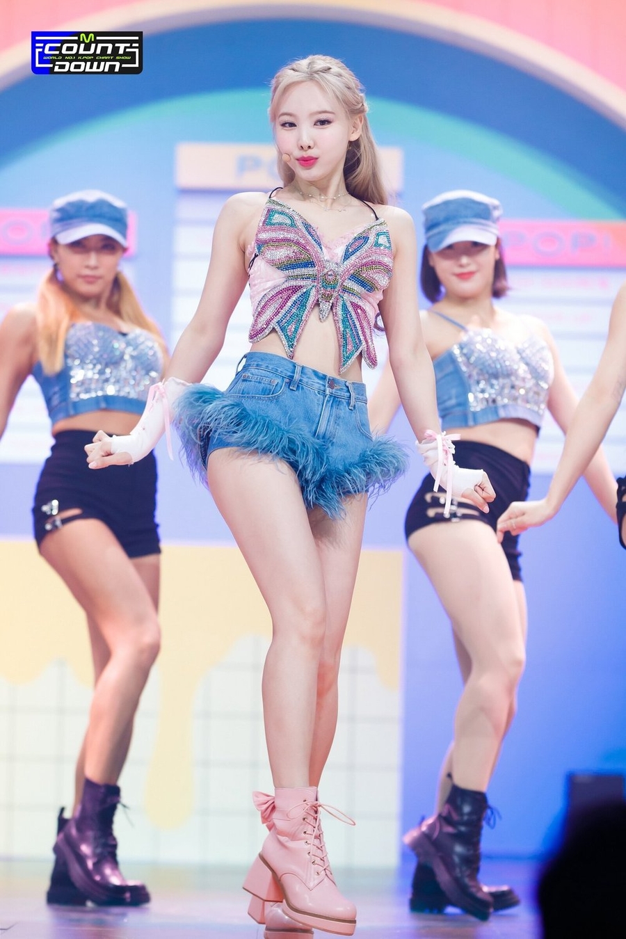 Màn solo của "công chúa JYP Entertainment" được đầu tư chỉn chu. (Ảnh: Mnet)