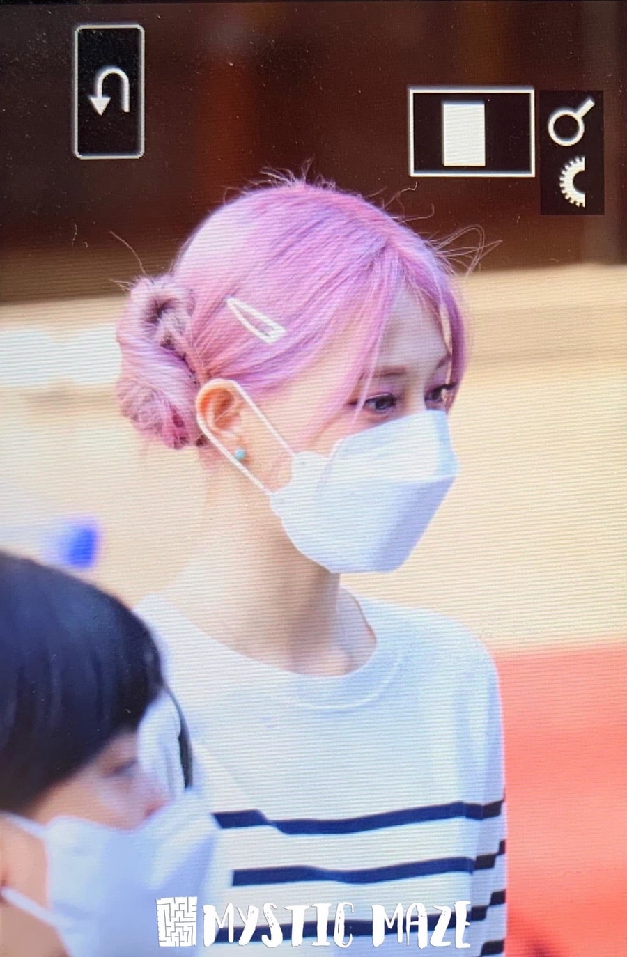 Cô nàng thắt tóc hai bên trông vô cùng nhí nhảnh, đáng yêu. (Ảnh: Mystic Maze)