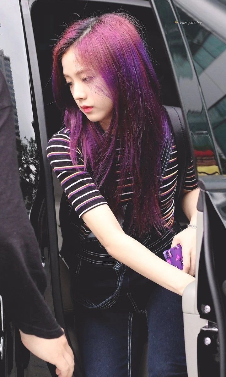 Dù chụp ở góc mặt nào cũng khó lòng dìm hàng được nhan sắc của Jisoo. (Ảnh: Pinterest)