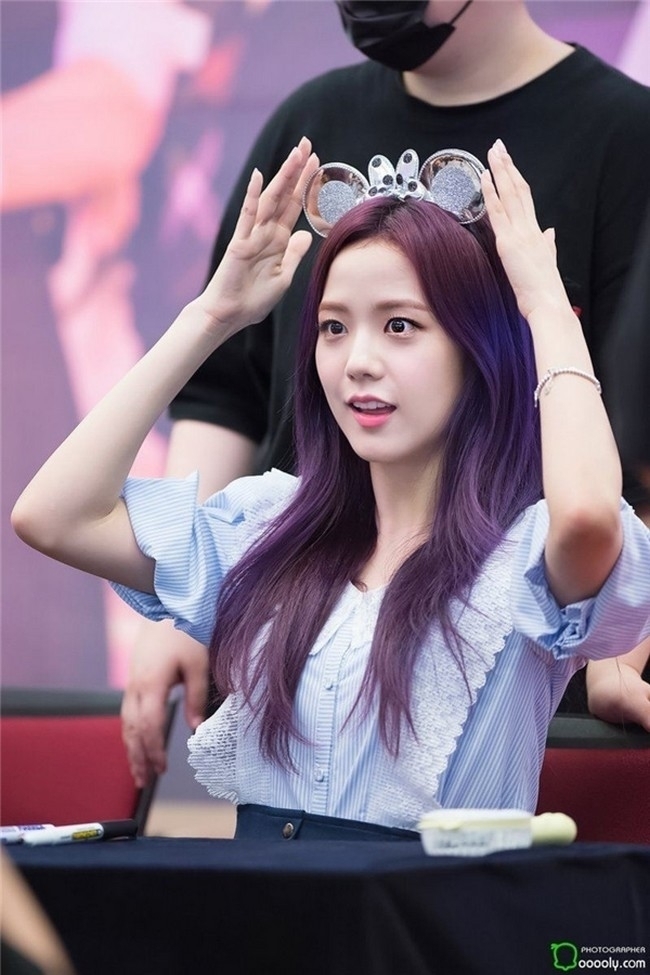 Jisoo có nét đẹp được ví như Hoa hậu Hàn Quốc. (Ảnh: ooooly.com)