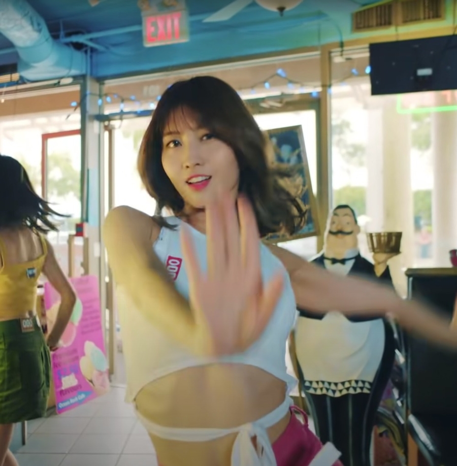 Momo được mệnh danh là "cỗ máy nhảy" hàng đầu K-pop. (Ảnh: YouTube JYP Entertainment)